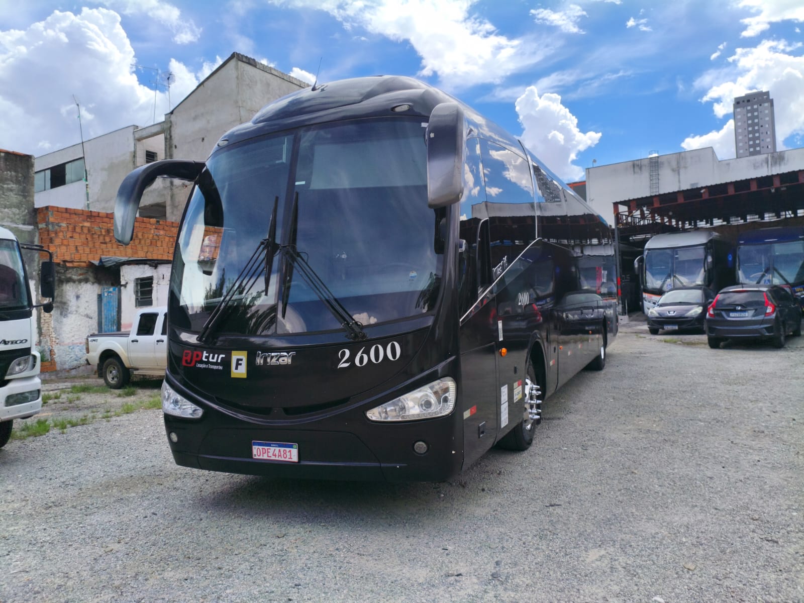 Ônibus Legus Transportes modelo 2 com 46 lugares